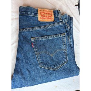 Levis 550 Med Stonewash Loose Fit Jean Straight Leg Size 36/32 Style #4891